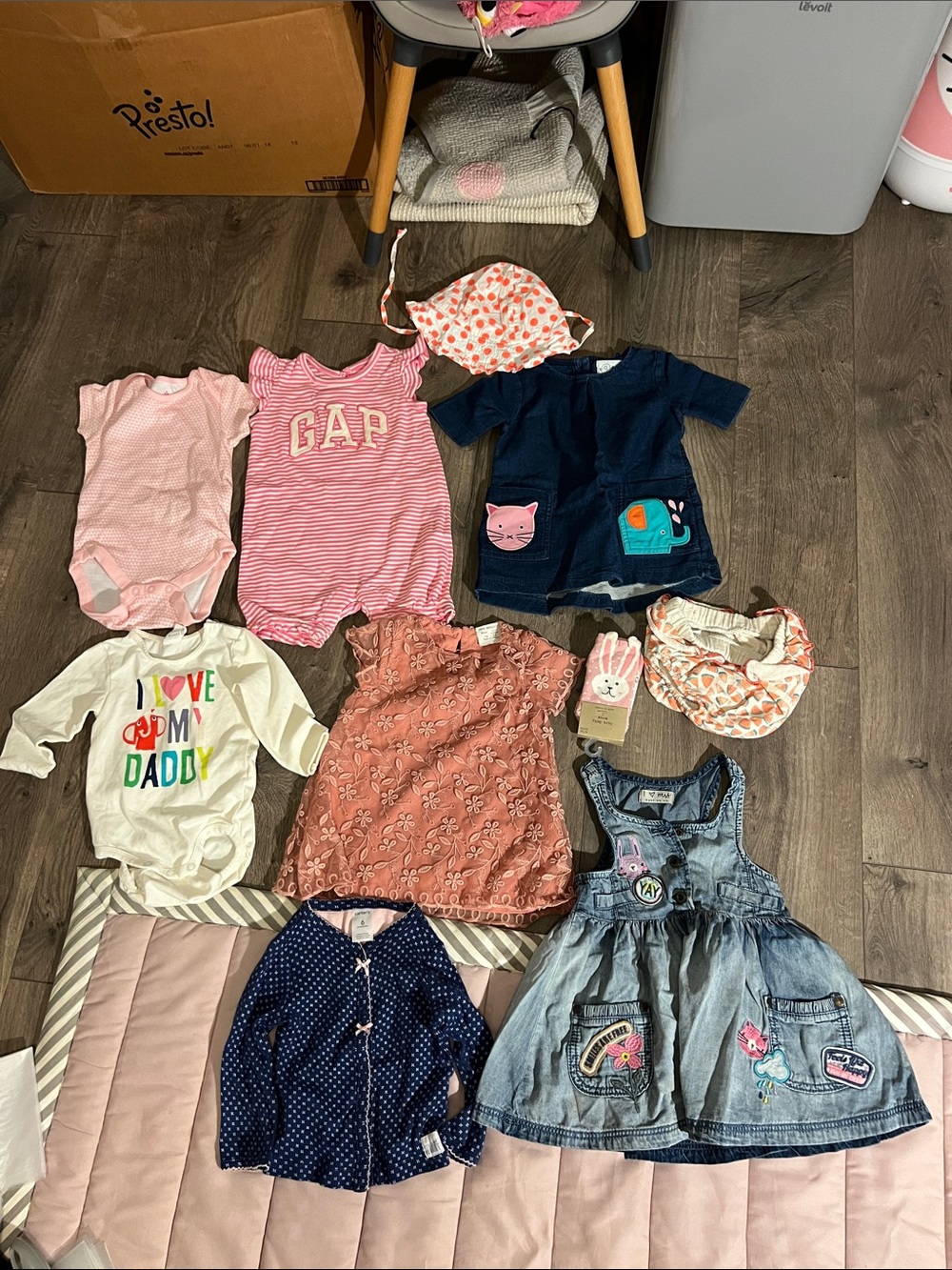 Baby girls 10pcs 6-9m mixed summer clothes dress ,onesies, underpant, hat bundle
